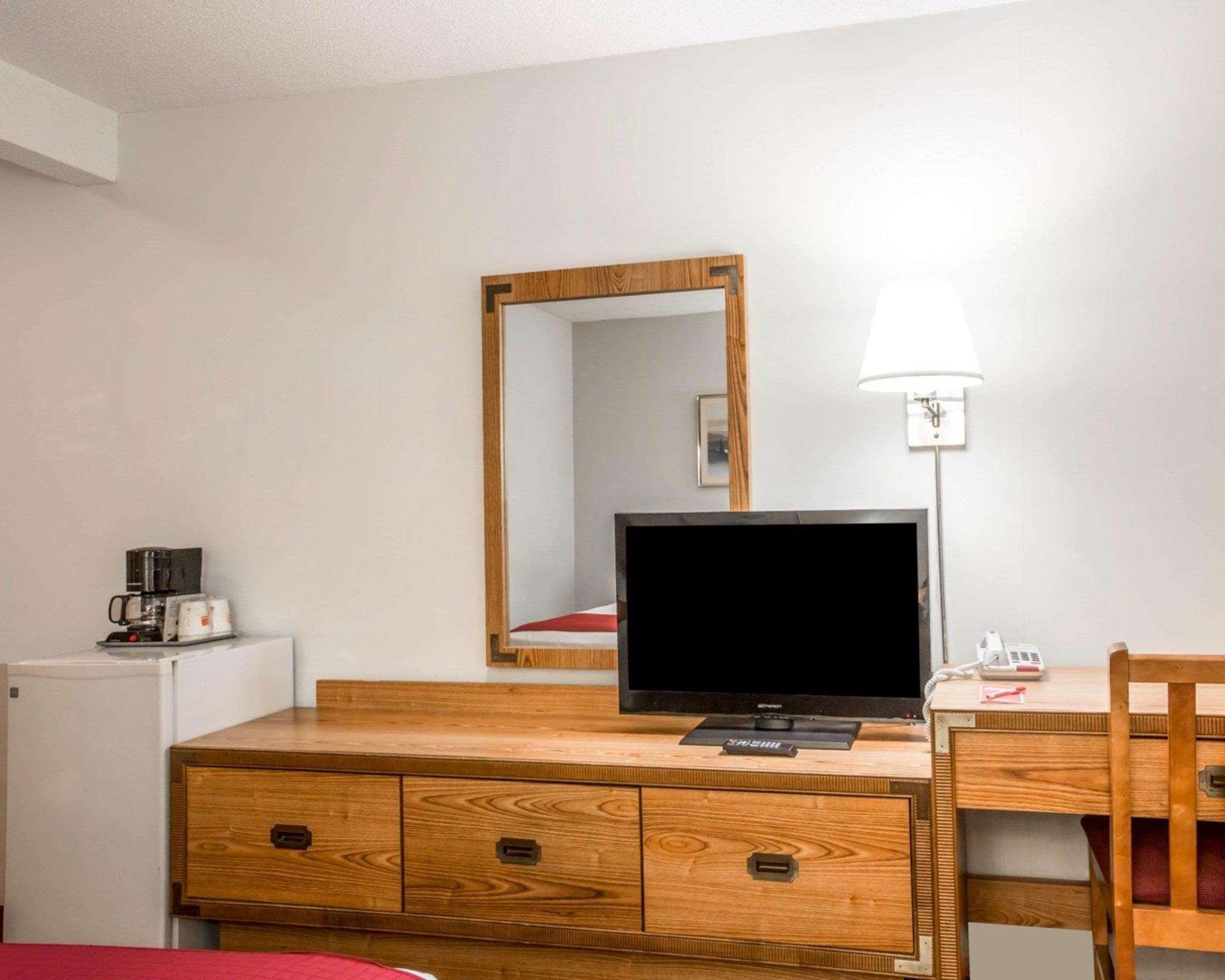 Rodeway Inn Лейк Плесид Екстериор снимка