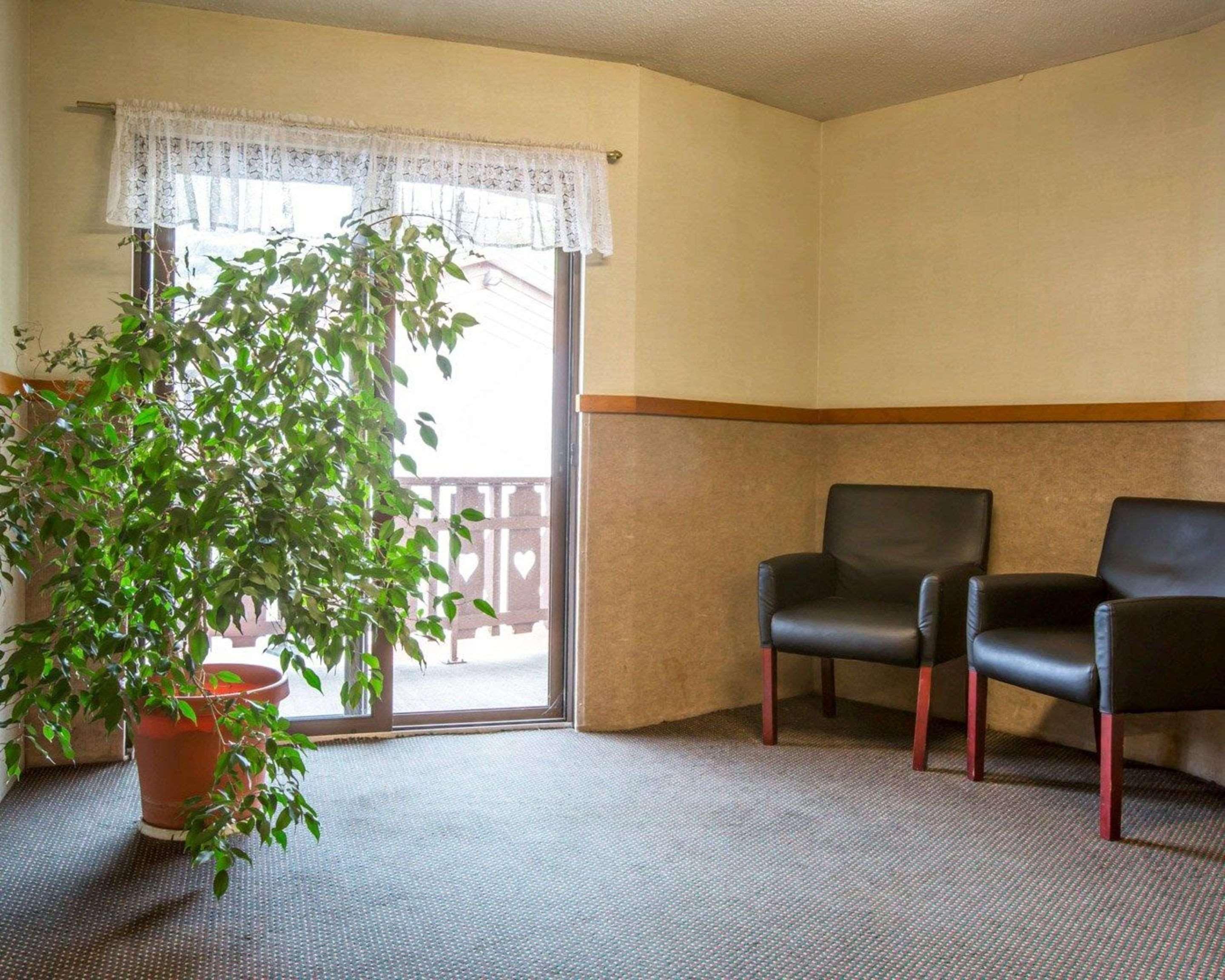 Rodeway Inn Лейк Плесид Екстериор снимка