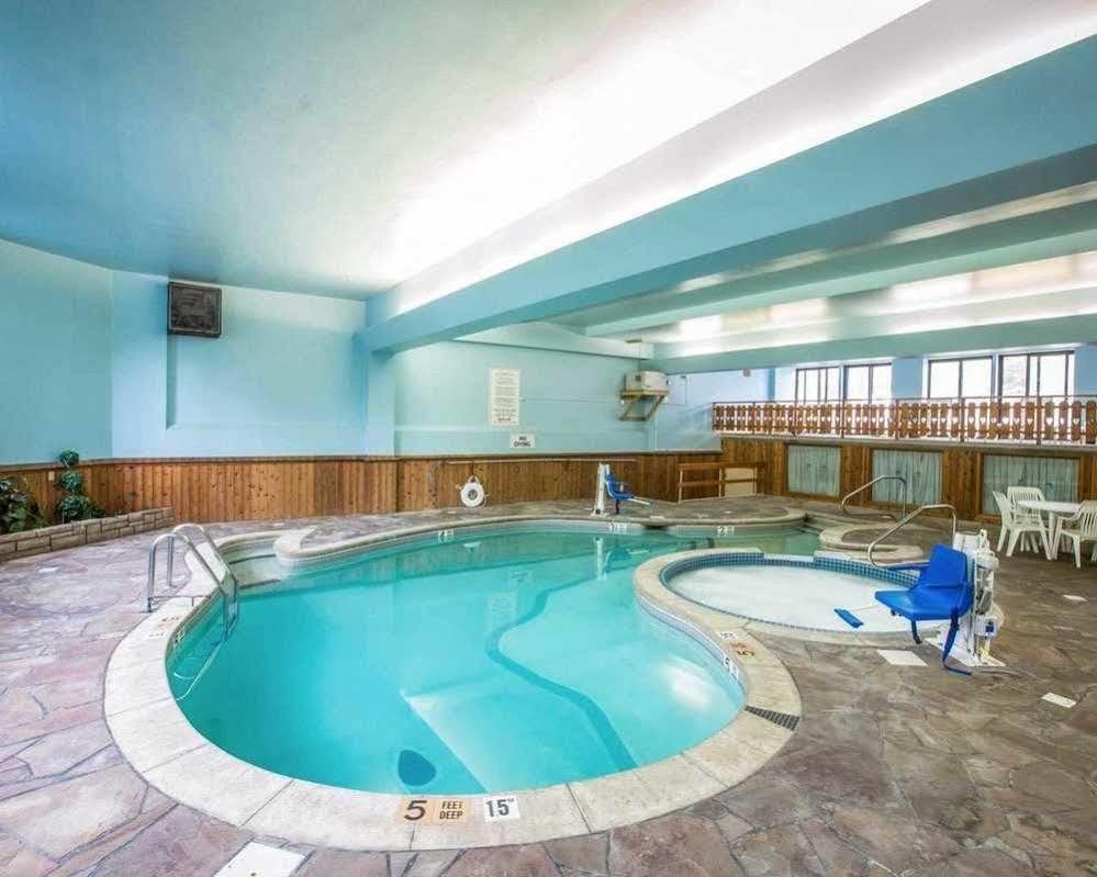 Rodeway Inn Лейк Плесид Екстериор снимка