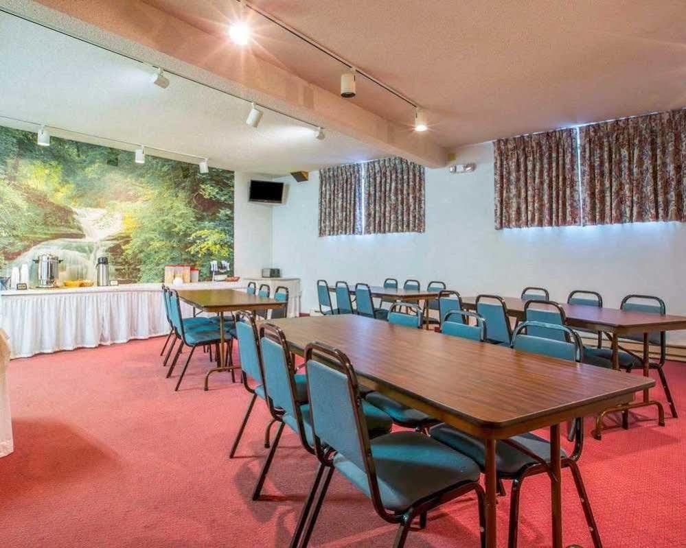 Rodeway Inn Лейк Плесид Екстериор снимка