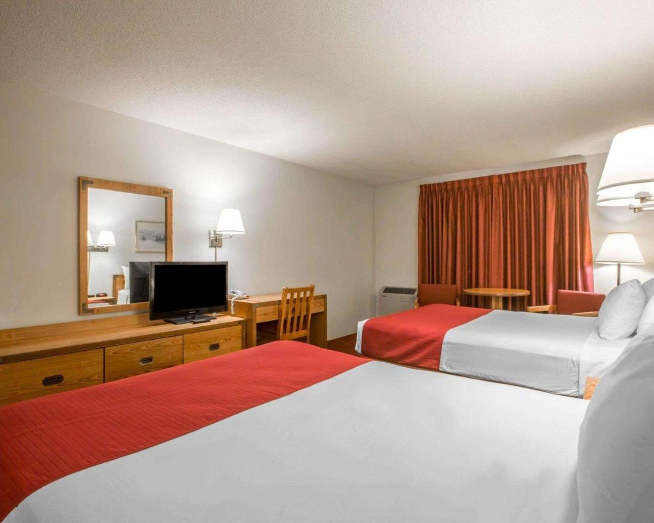 Rodeway Inn Лейк Плесид Екстериор снимка