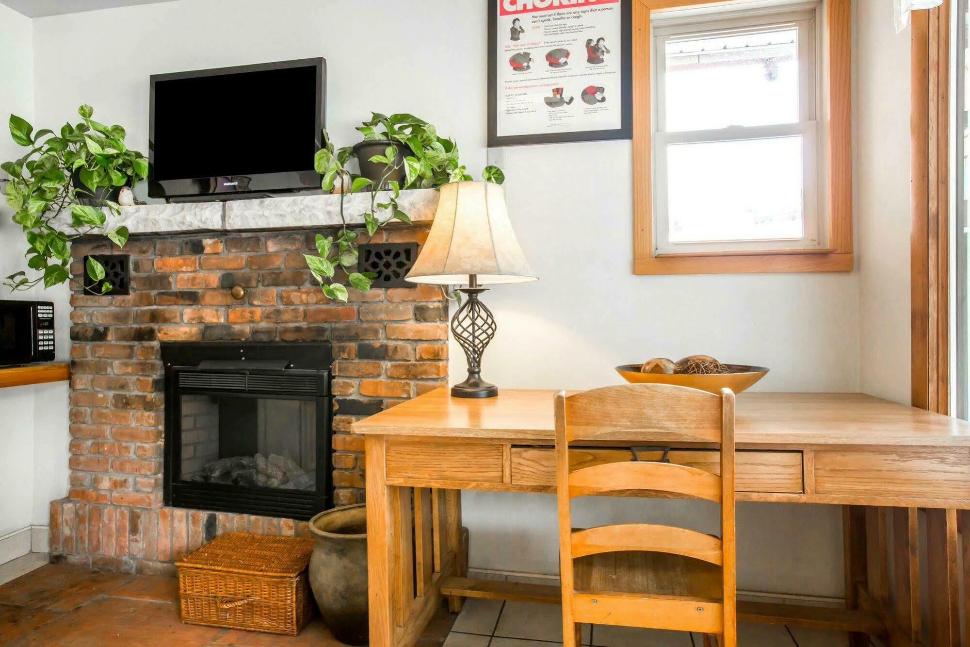 Rodeway Inn Лейк Плесид Екстериор снимка